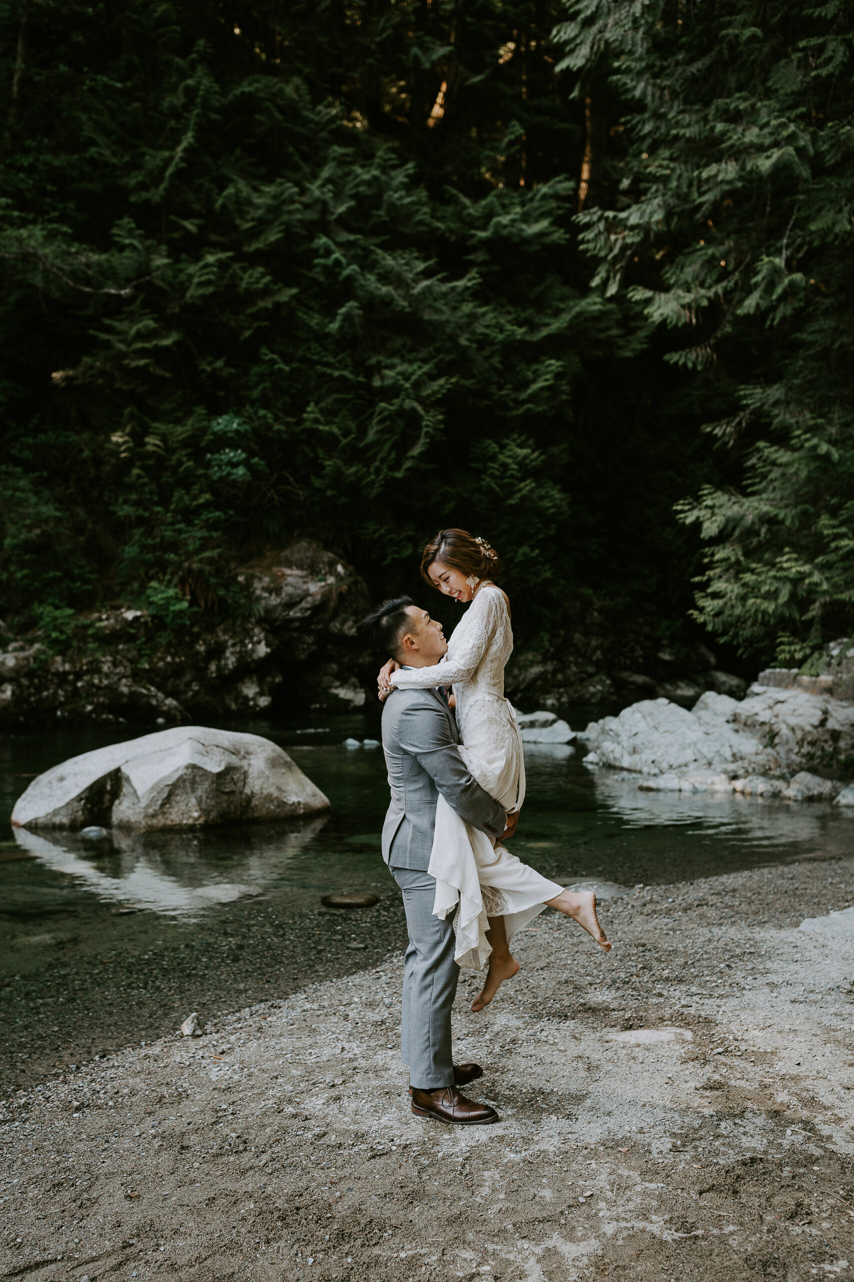 Vancouver elopement at Lynn Canyon
