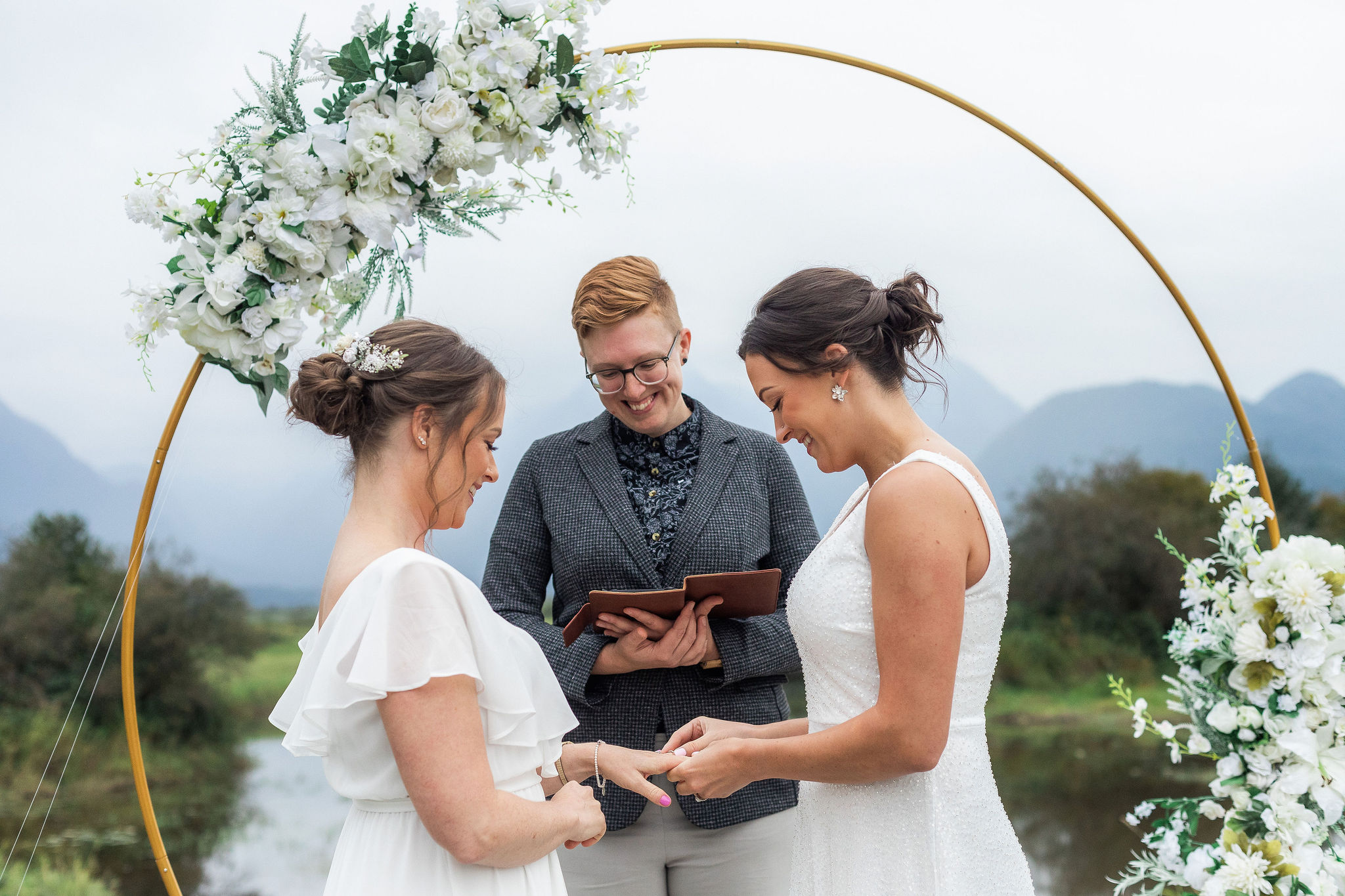 Your Guide To Wedding Officiant Outfits